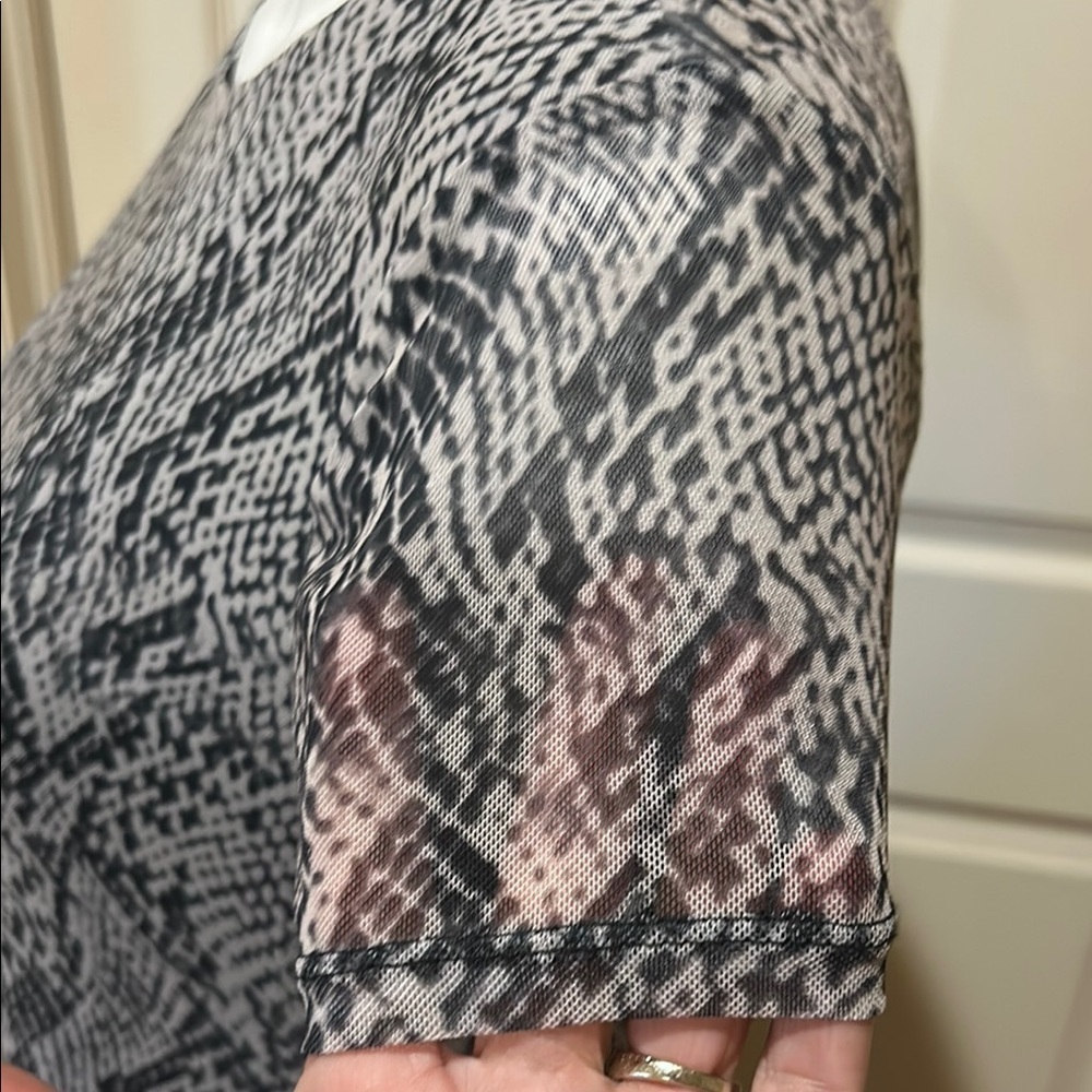 Elegant Snake Print Dress. NWT. Large - Picture 4 of 10